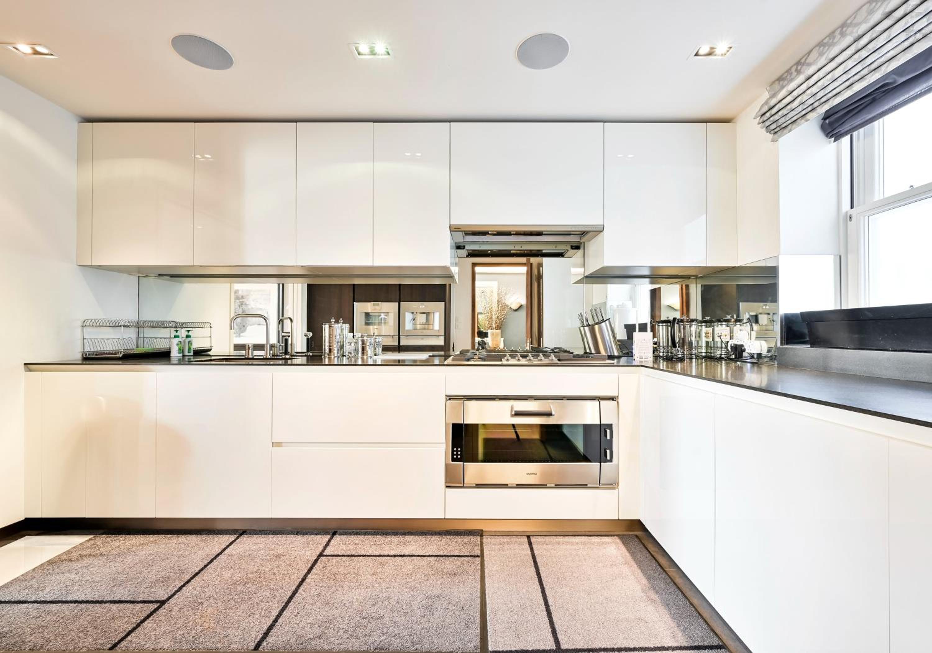 Beautiful 3 bedroom by Hyde Park