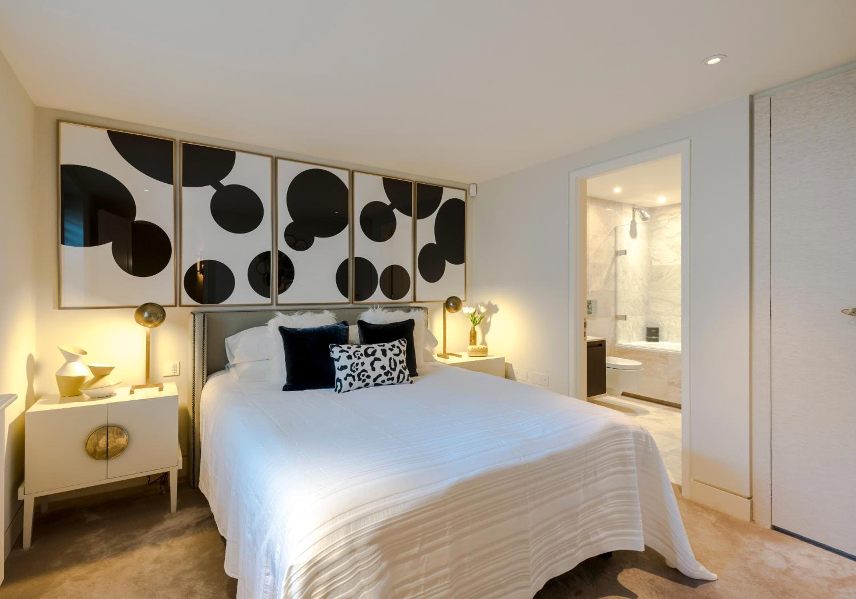 Beautiful 3 bedroom by Hyde Park