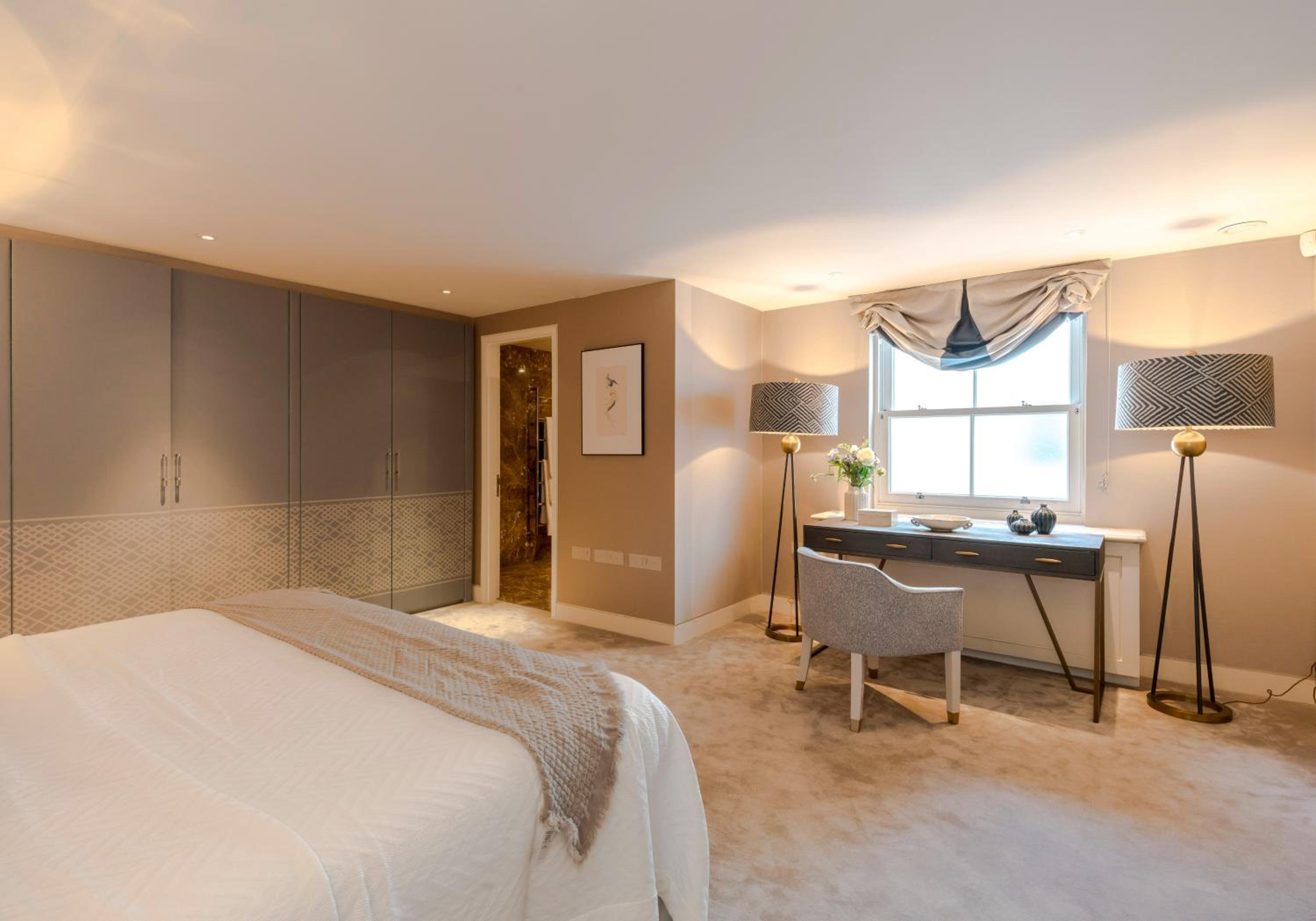 Beautiful 3 bedroom by Hyde Park