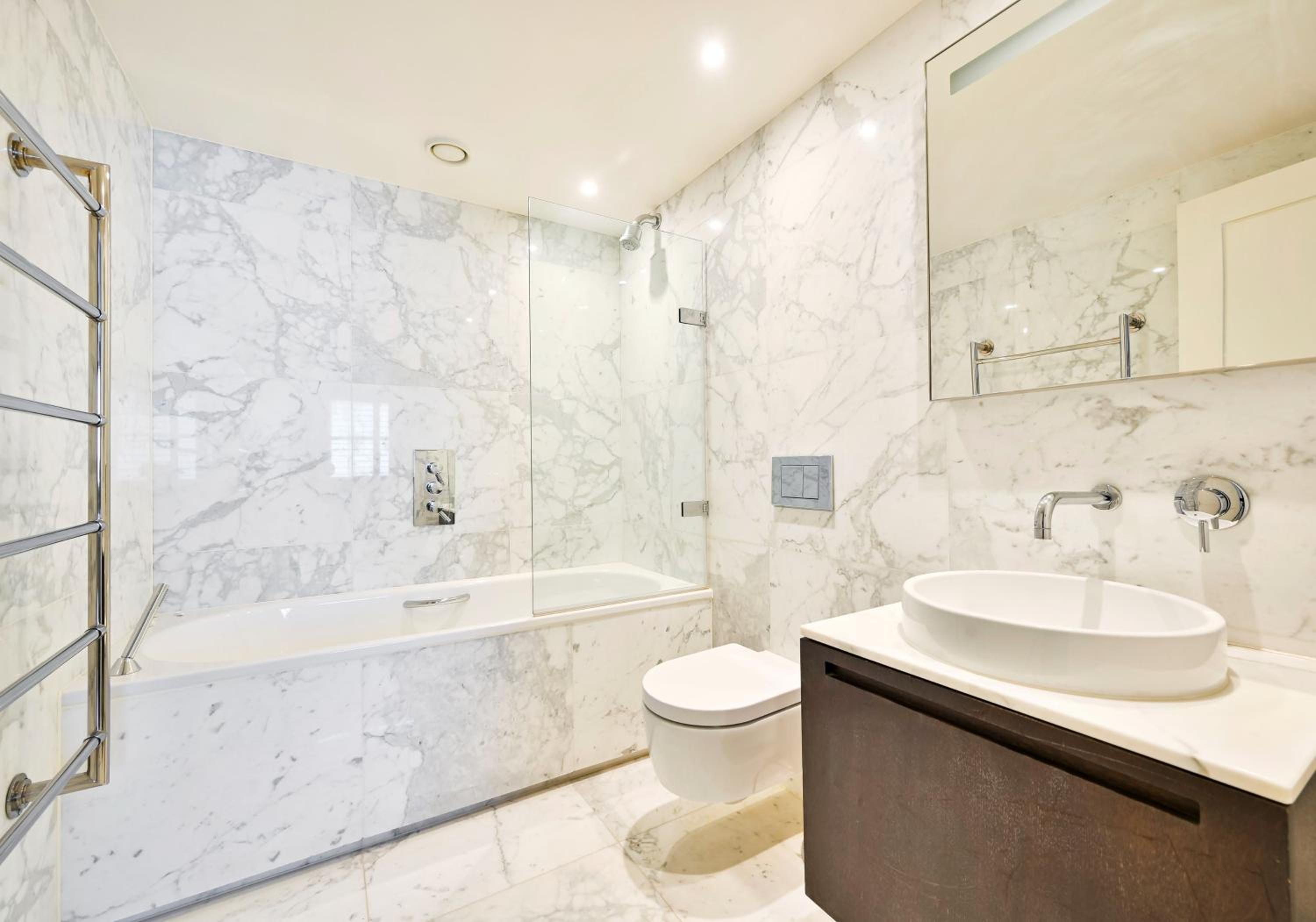 Beautiful 3 bedroom by Hyde Park