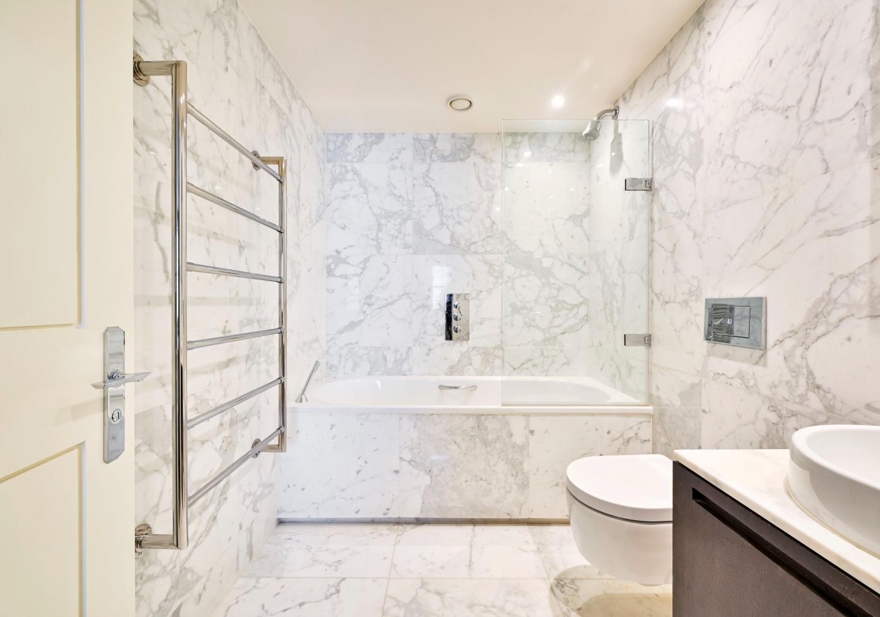 Beautiful 3 bedroom by Hyde Park