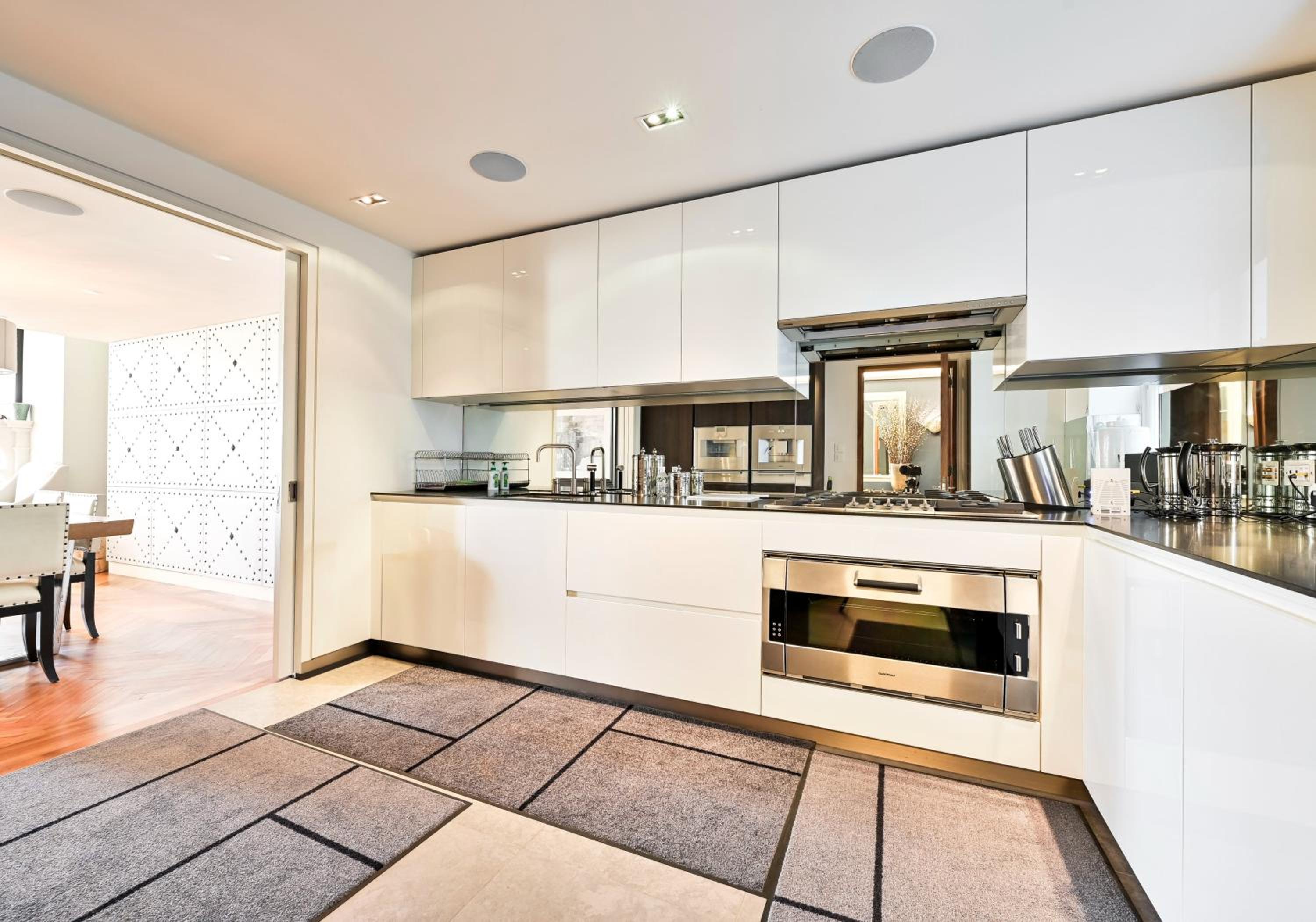 Beautiful 3 bedroom by Hyde Park