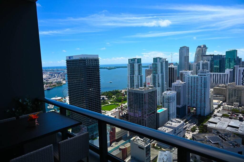 Magic Miami Penthouse Balcony, Insane Ocean & City Views Luxury,Pool,Spa,Gym