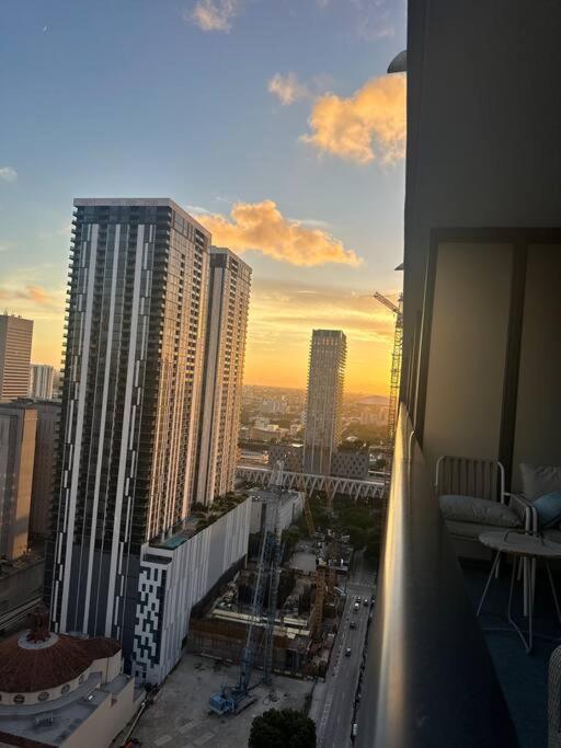 Magic Miami Penthouse Balcony, Insane Ocean & City Views Luxury,Pool,Spa,Gym