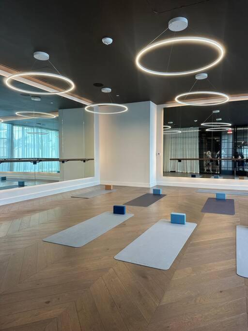 Magic Miami Penthouse Balcony, Insane Ocean & City Views Luxury,Pool,Spa,Gym