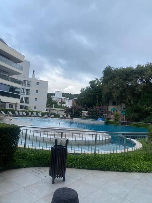 Apartamento completo em Jurerê
