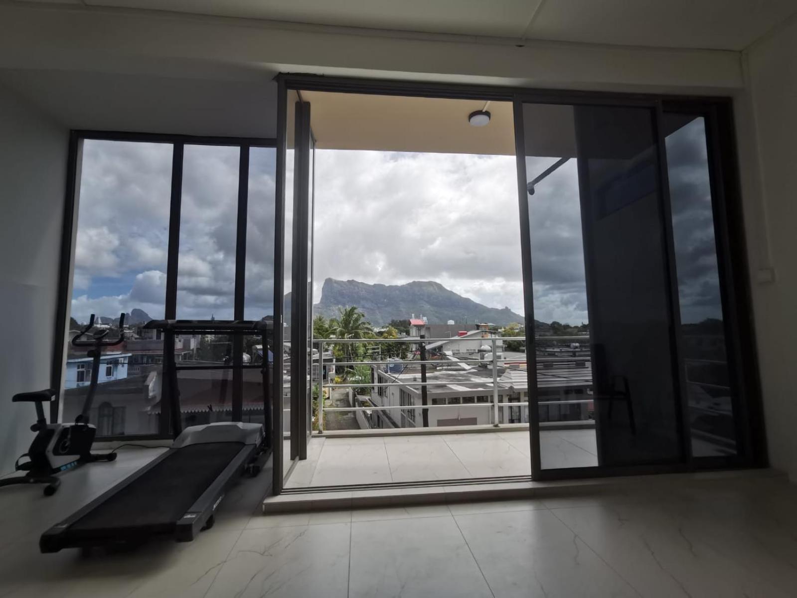 NEW rooms in Quatre bornes COLIVING view 4