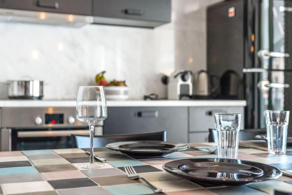 Stylish 2bed home in Syntagma area