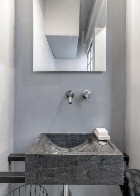 Stylish 2bed home in Syntagma area