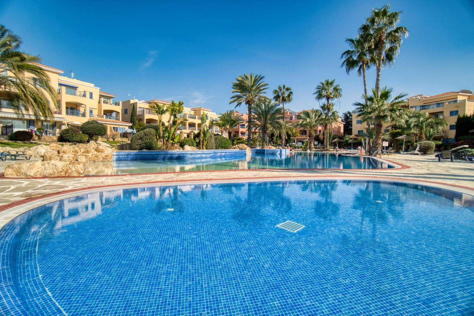 Limnaria Gardens H 202