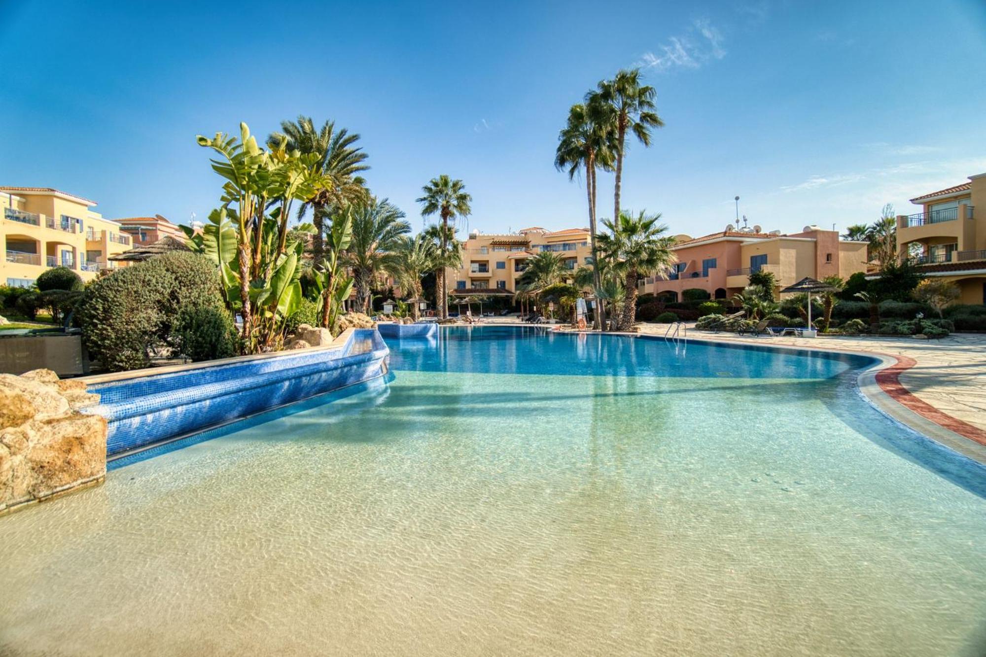 Limnaria Gardens H 202