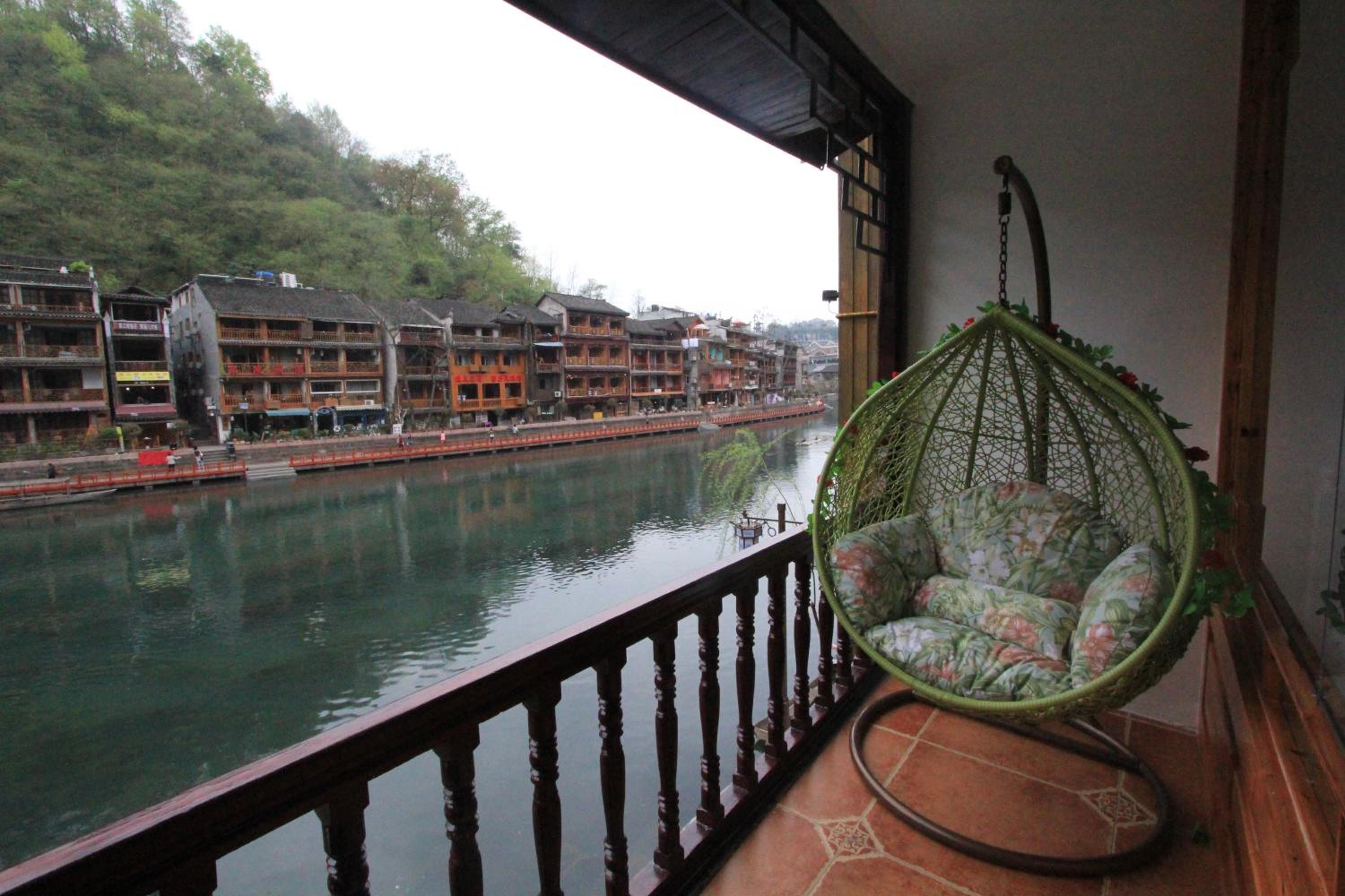 Phoenix Fuyuan Villa Riverside Hotel