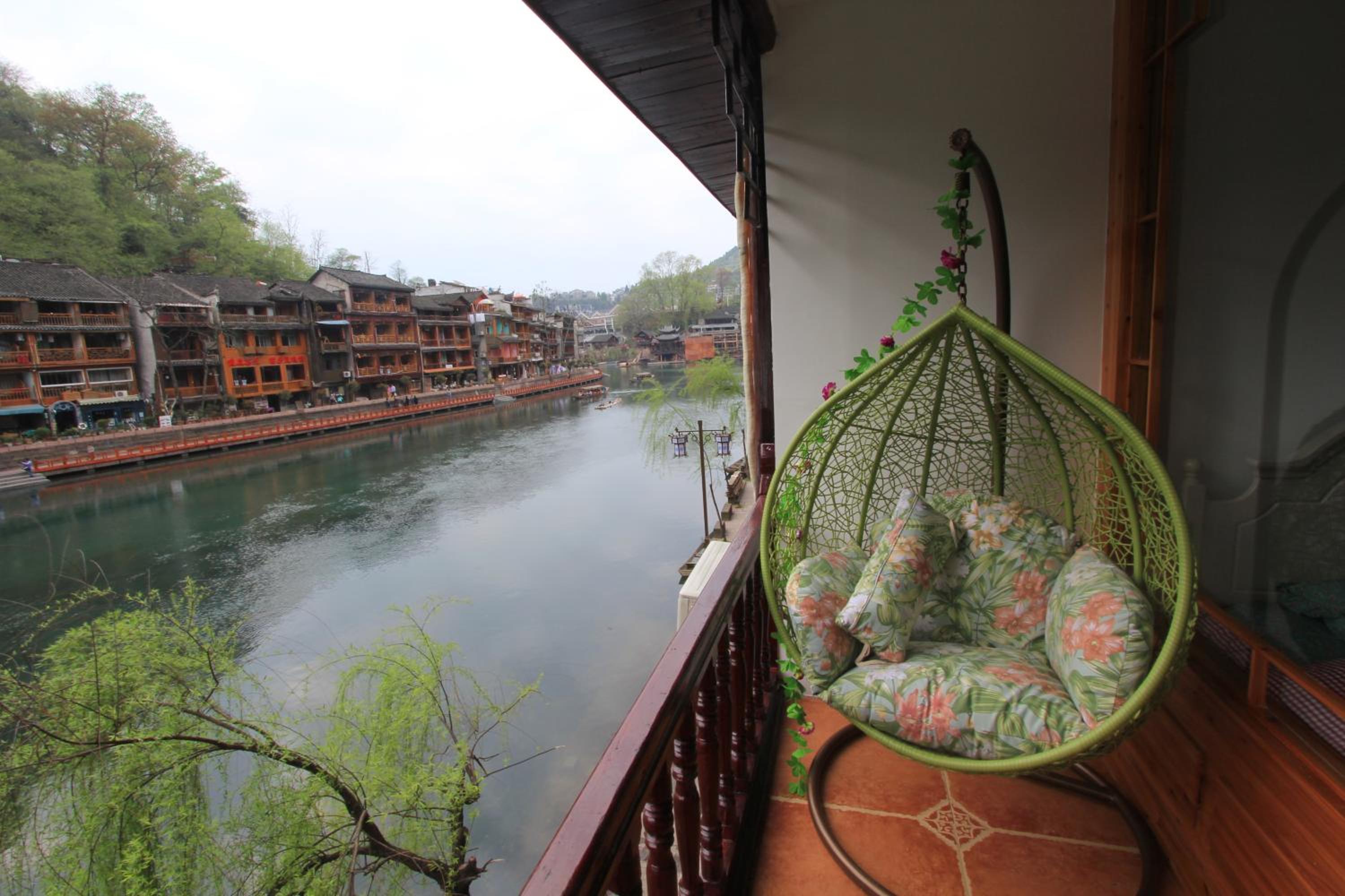 Phoenix Fuyuan Villa Riverside Hotel