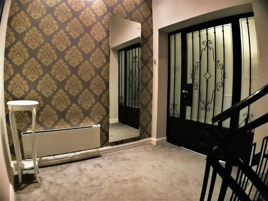 The Cambridge Suite apartment