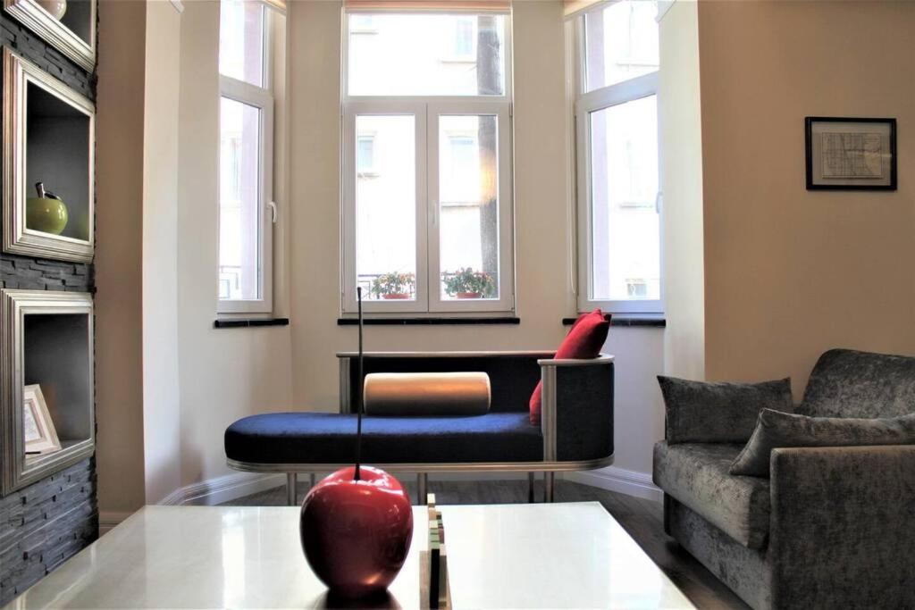 The Cambridge Suite apartment