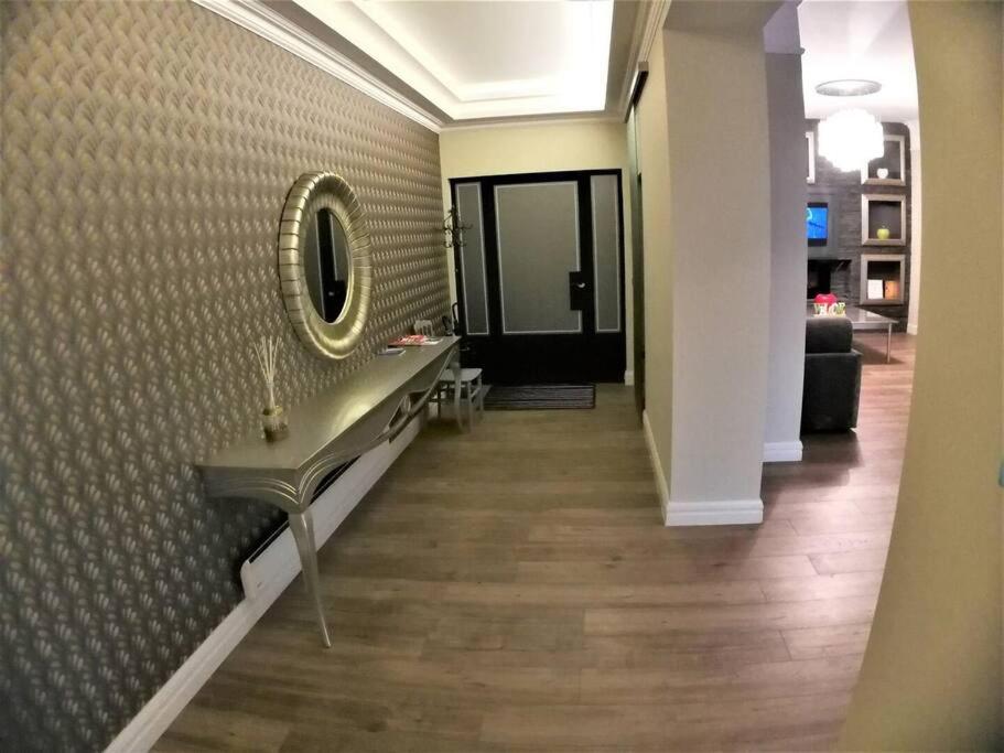 The Cambridge Suite apartment