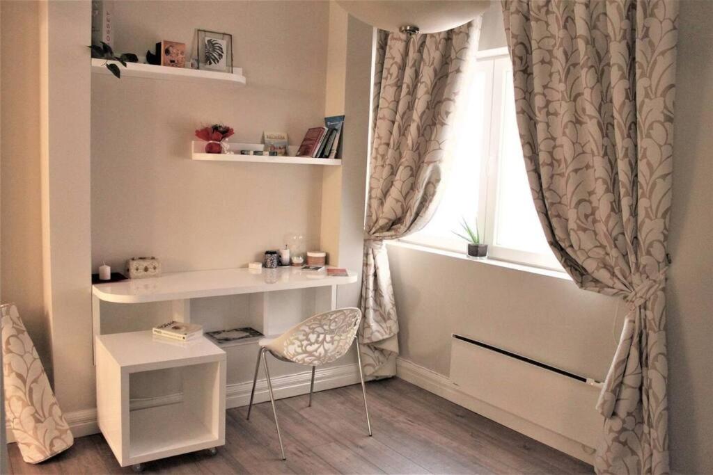The Cambridge Suite apartment