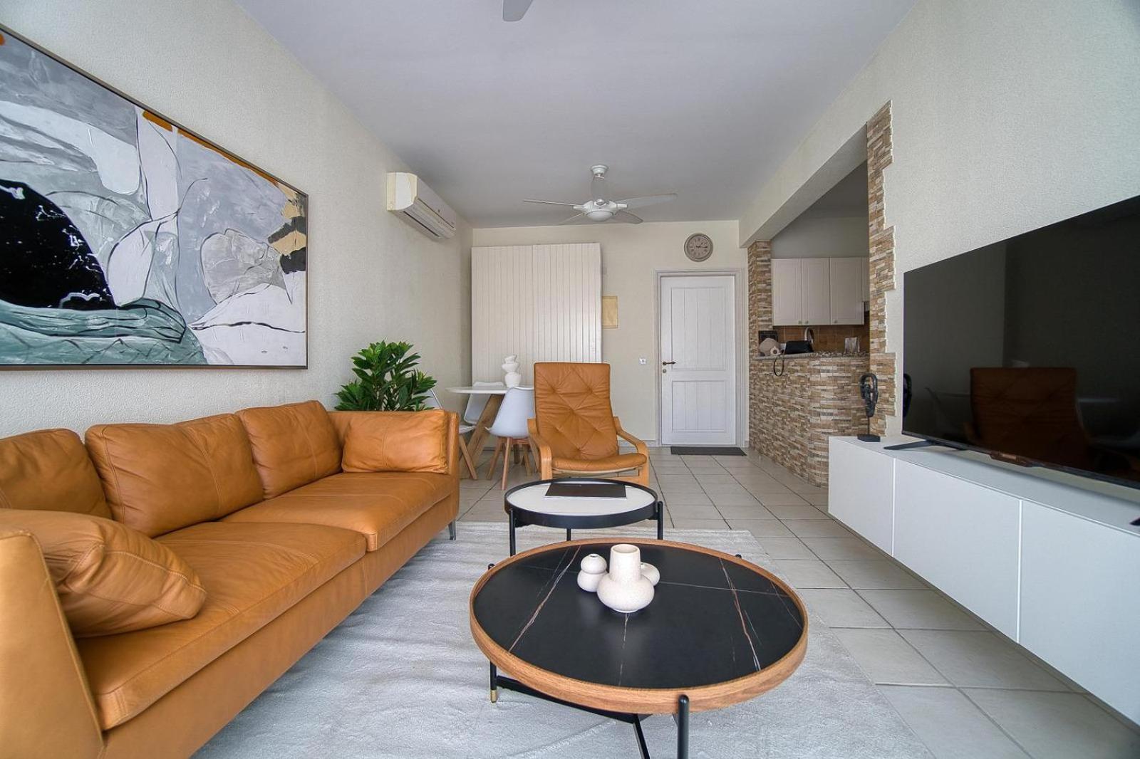 Limnaria Gardens H 202