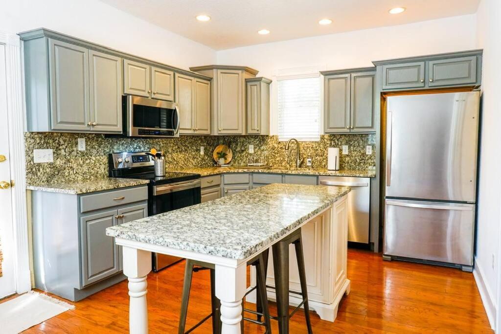 Pristine SouthernCharm Home with Pool Historic Ocala WEC HITS view 3