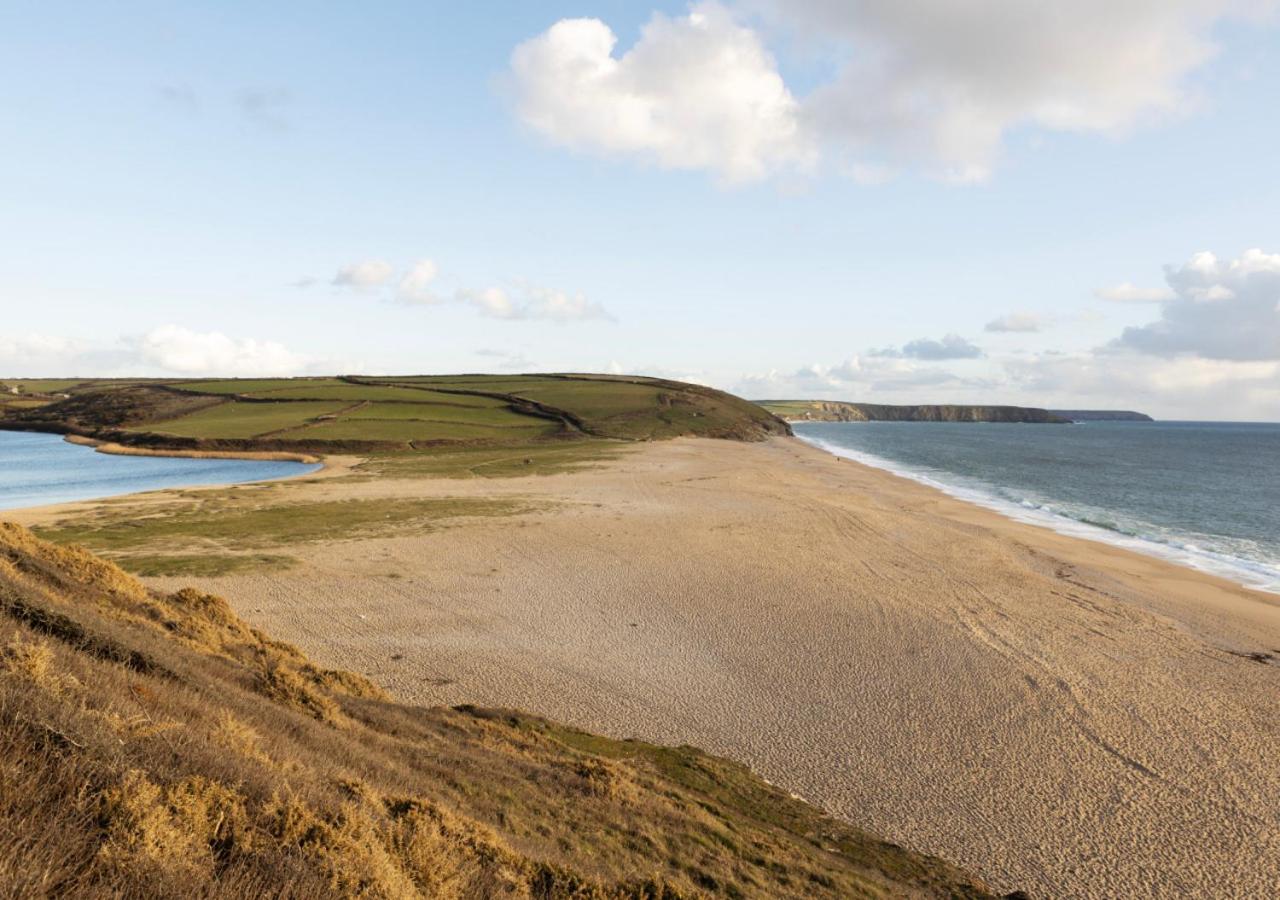 3 Bed in Gunwalloe oc-p00858