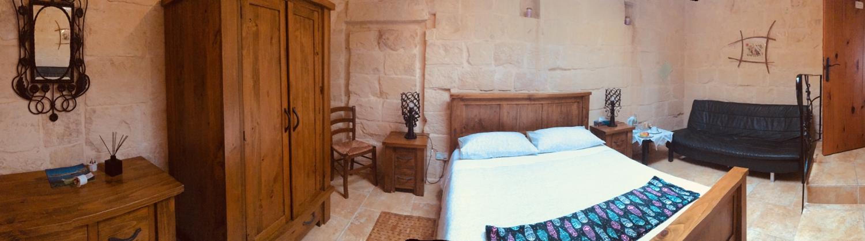 Charming Room in Villa with pool, Gozo-TripInnGozo photo 3