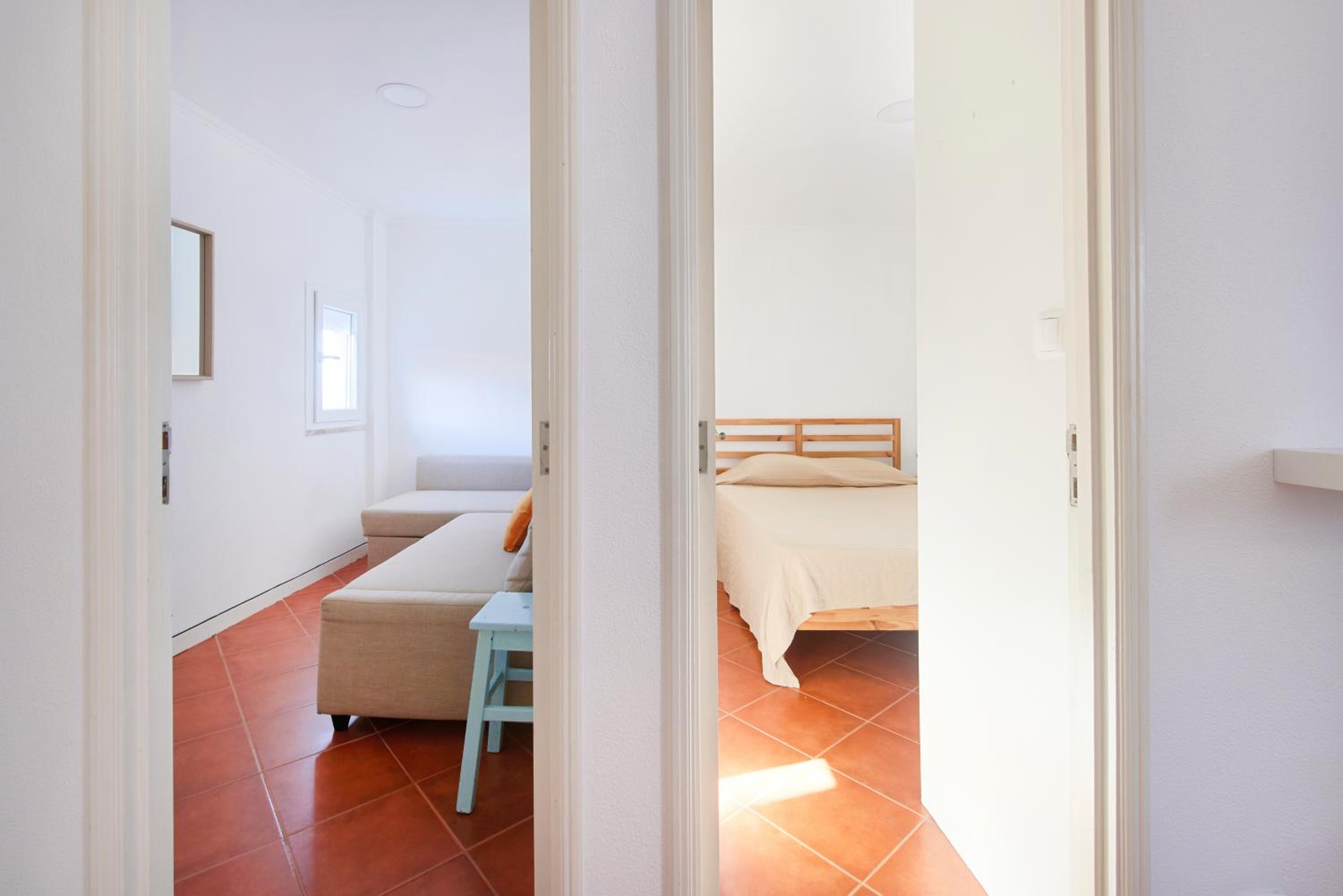 2 guest apartment in the center of Alfama view 5