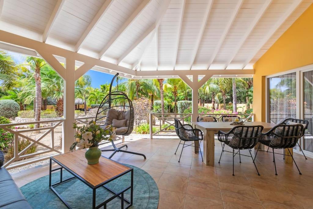 Bungalow Caribbean Bliss