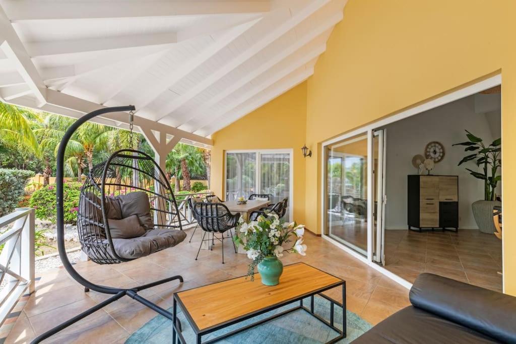 Bungalow Caribbean Bliss