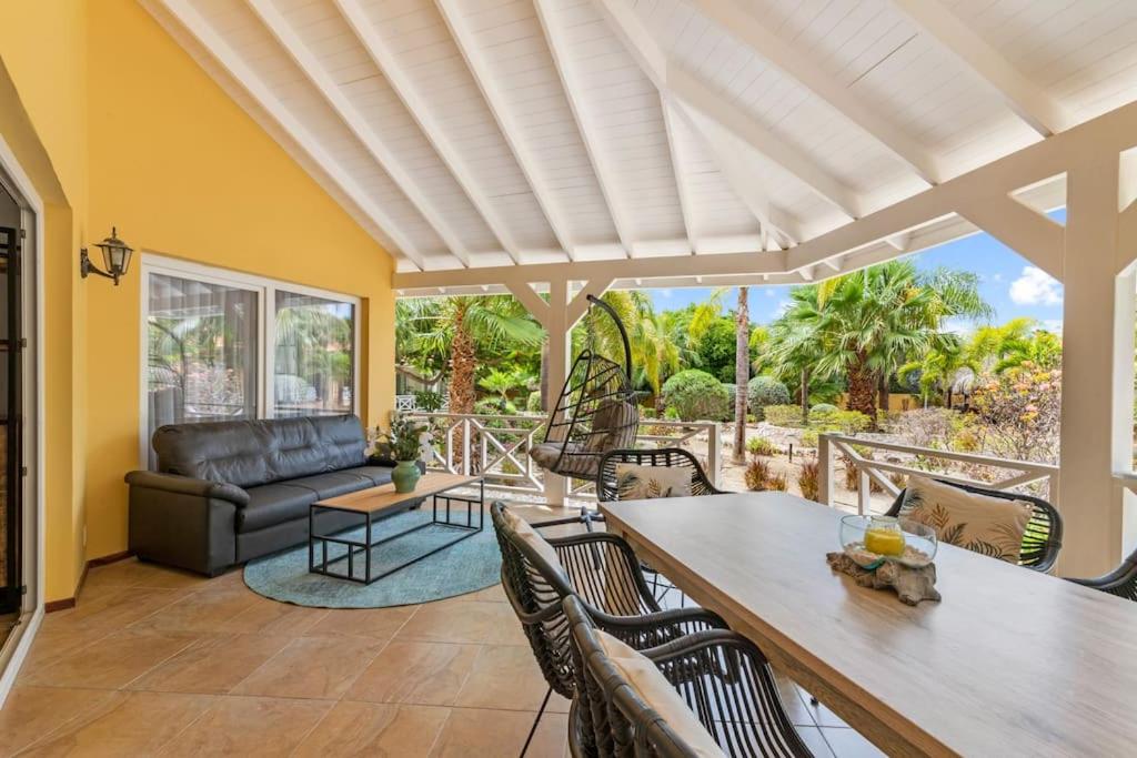 Bungalow Caribbean Bliss