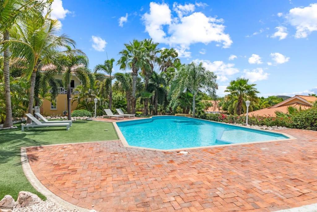Bungalow Caribbean Bliss