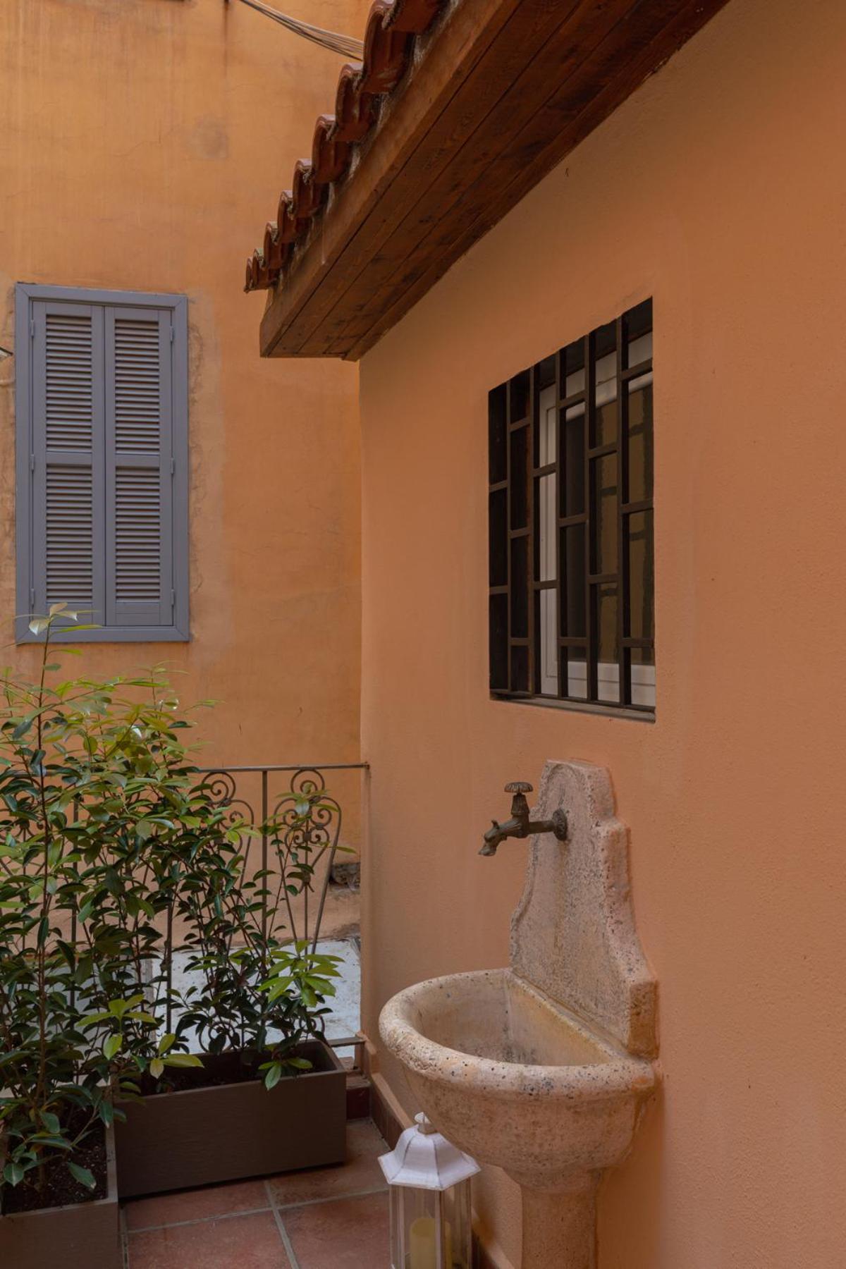 NSM 71VIADELCORSO Luxury Home