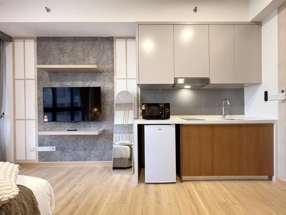 Japandi 1BR Agile Bukit Bintang by RumaBnB
