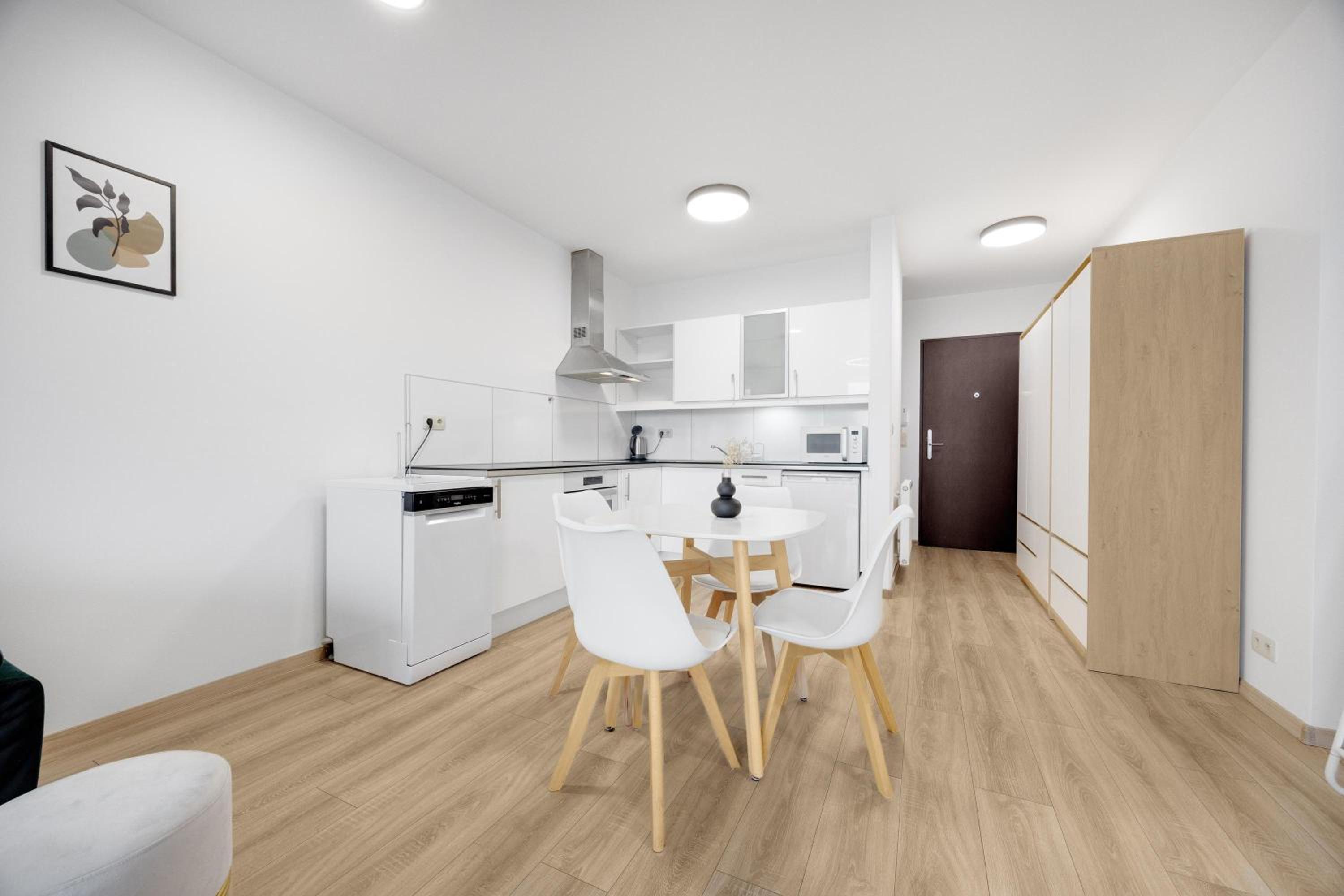 Apartmán v III Vežiach s výhľadom, pri štadióne a s garážou zadarmo view 4