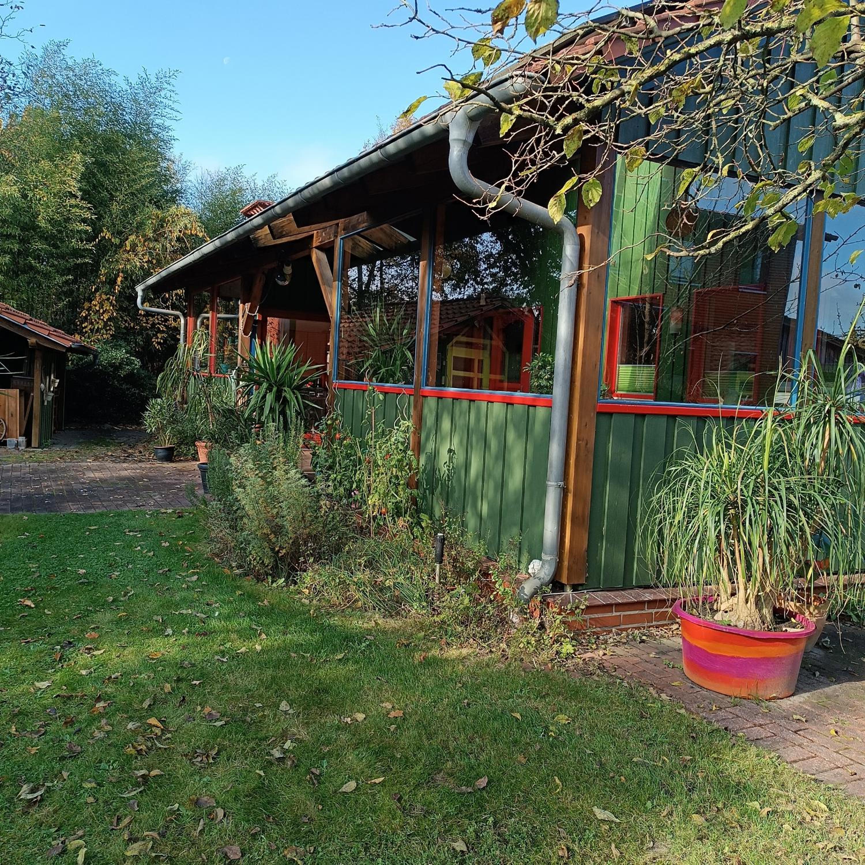 FEWO Villa Farbenfroh Monteurzimmer Garten Wlan 3SZ 120qm - Property Image 24