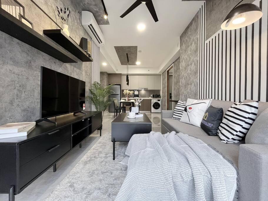 Lavish 2BR Agile Bukit Bintang By RumaBnB