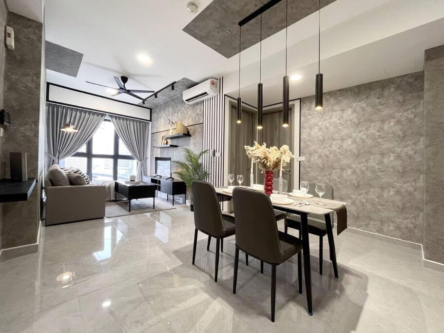 Lavish 2BR Agile Bukit Bintang By RumaBnB