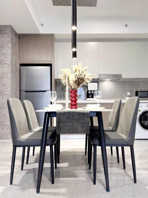 Lavish 2BR Agile Bukit Bintang By RumaBnB