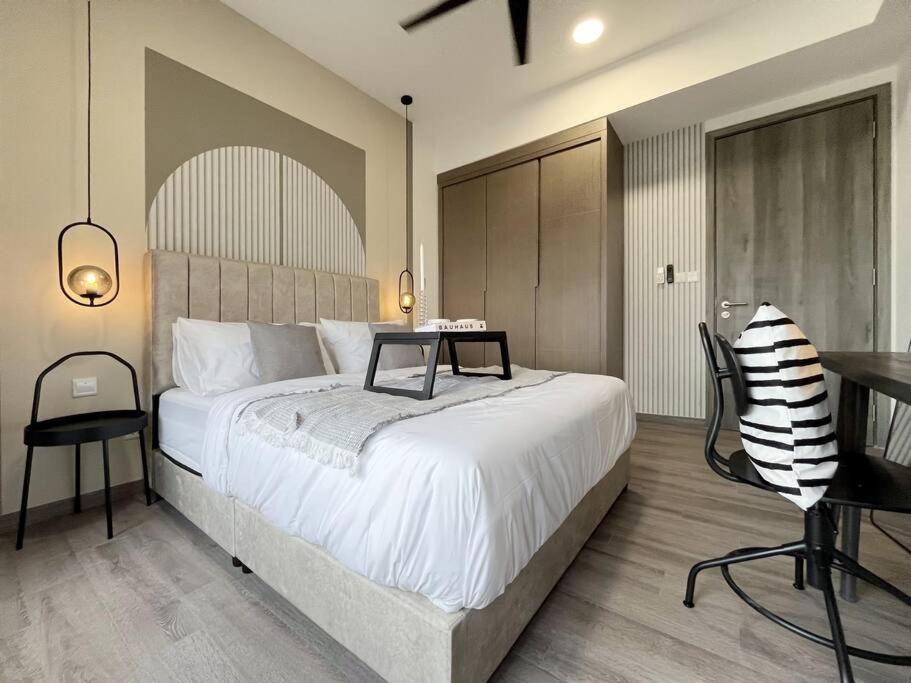 Lavish 2BR Agile Bukit Bintang By RumaBnB