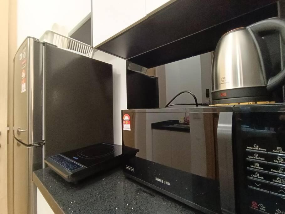 LUX 36B Studio with KLCC Infinity Pool View