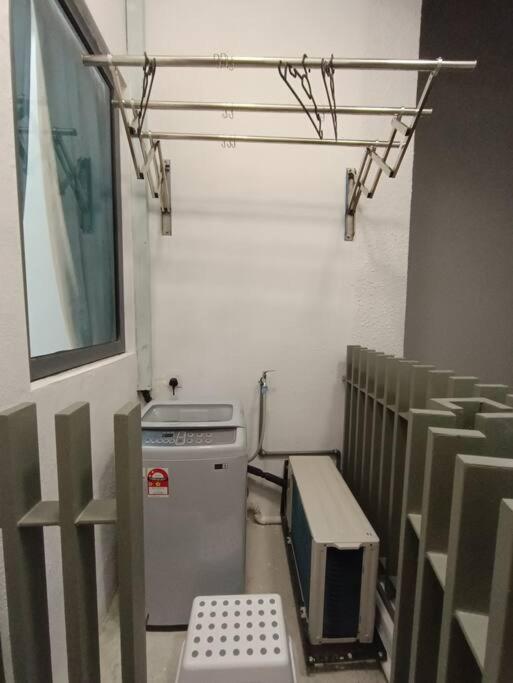LUX 36B Studio with KLCC Infinity Pool View