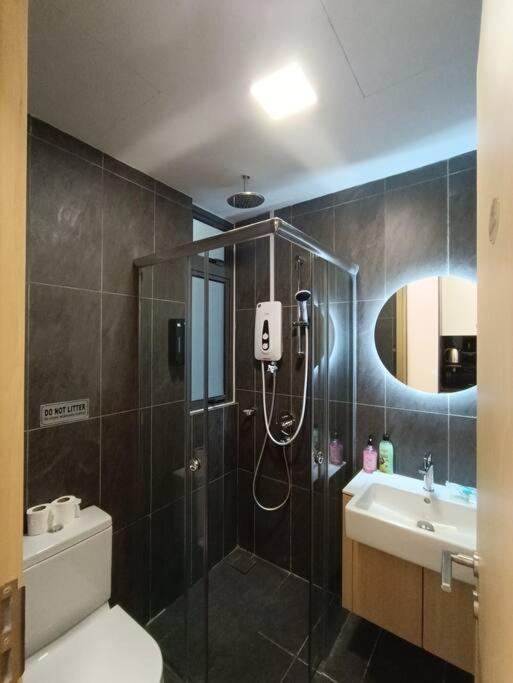 LUX 36B Studio with KLCC Infinity Pool View