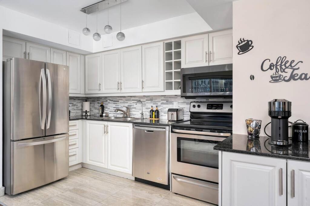 Centrally located 2 Bd 2 Bth with Parking