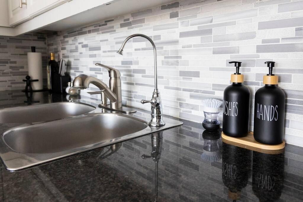 Centrally located 2 Bd 2 Bth with Parking
