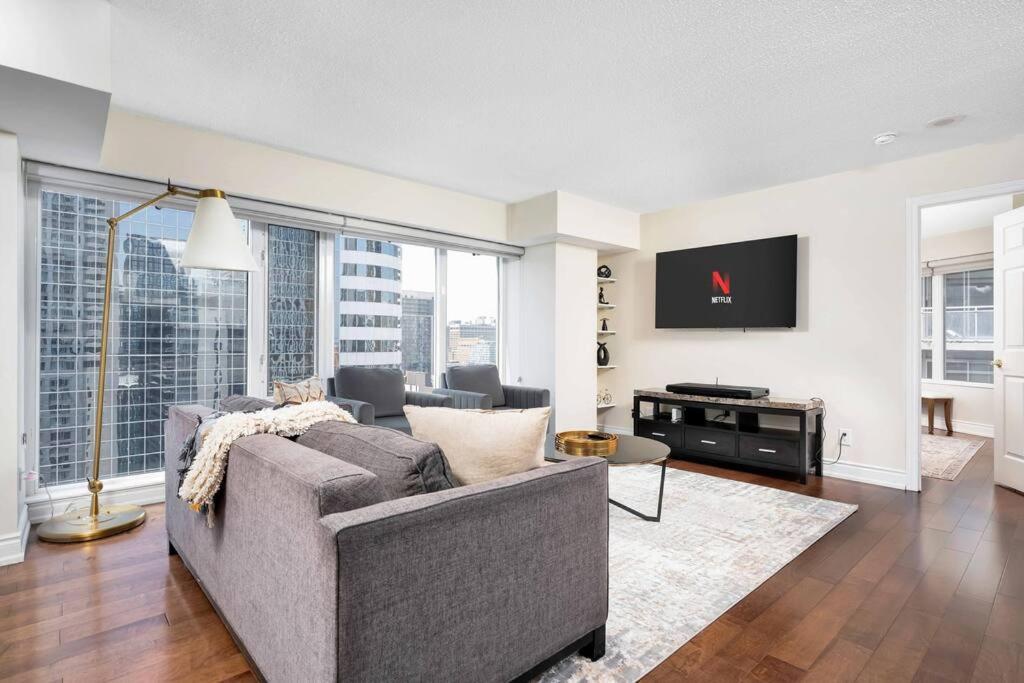 Centrally located 2 Bd 2 Bth with Parking