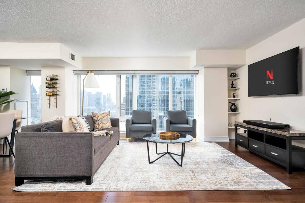 Centrally located 2 Bd 2 Bth with Parking