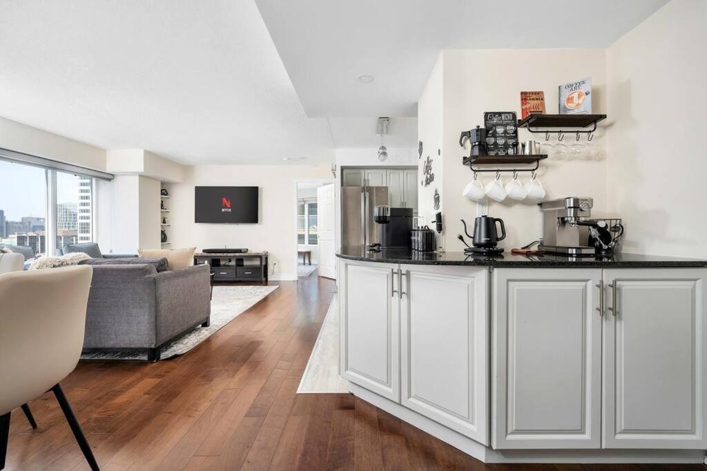 Centrally located 2 Bd 2 Bth with Parking