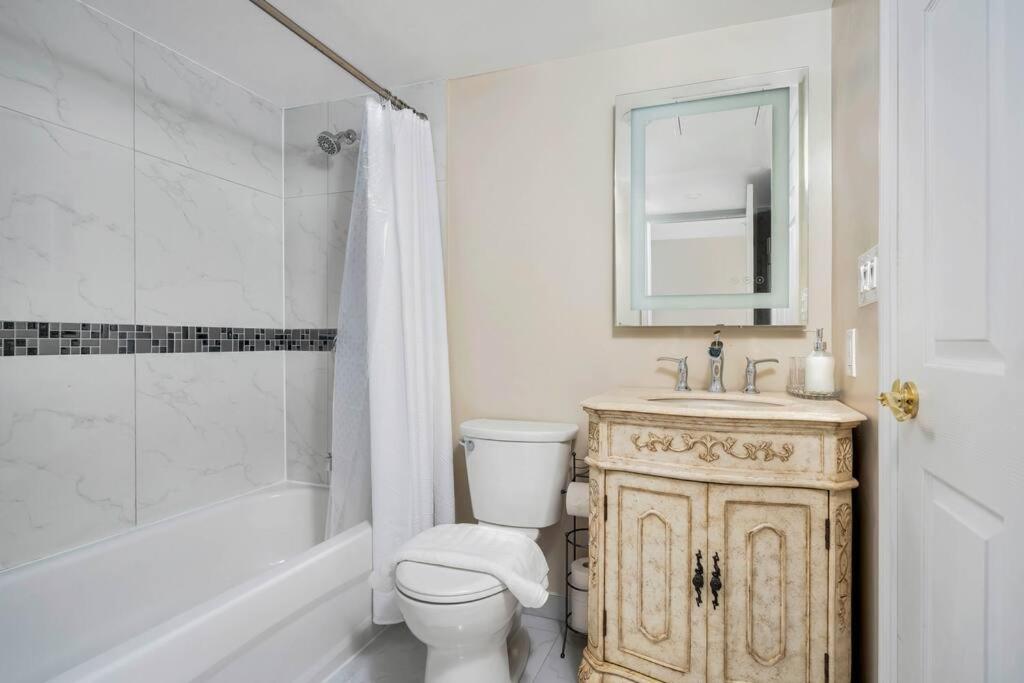 Centrally located 2 Bd 2 Bth with Parking