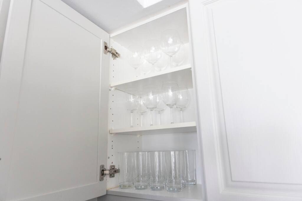 Centrally located 2 Bd 2 Bth with Parking