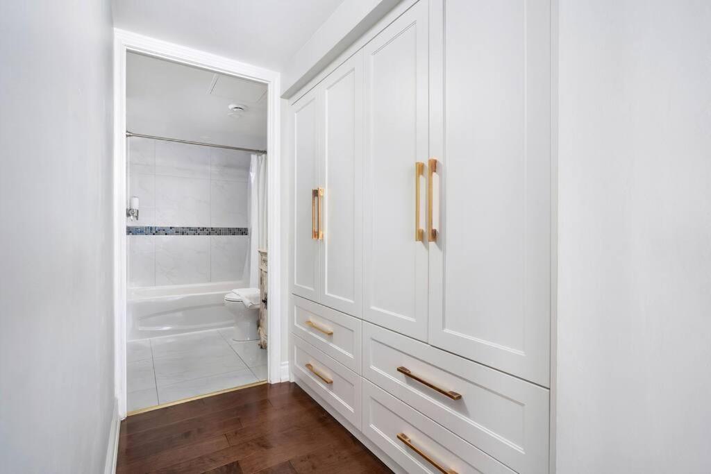 Centrally located 2 Bd 2 Bth with Parking