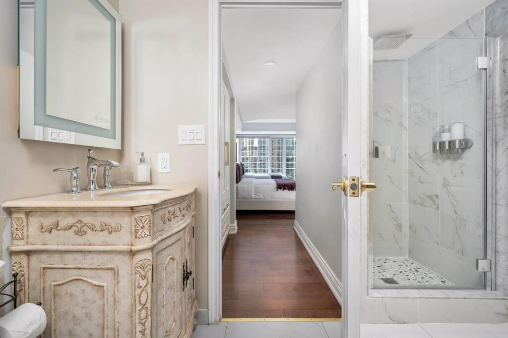 Centrally located 2 Bd 2 Bth with Parking